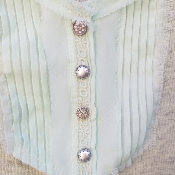 BKE🌻TOP 3/$30 - Picture 3 of 7